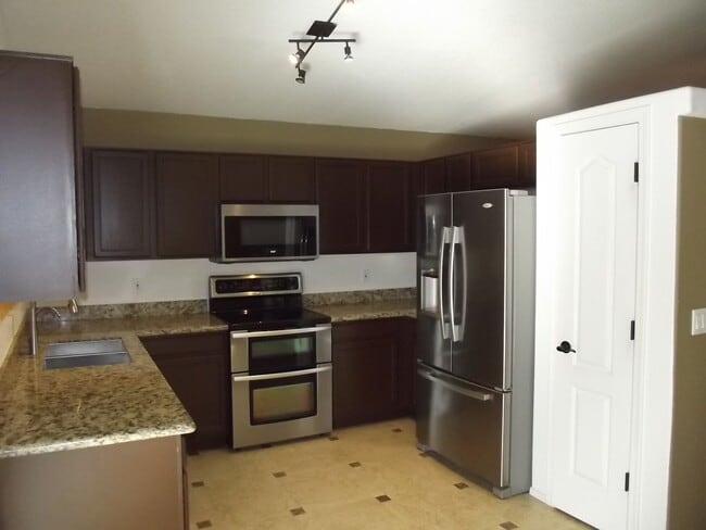 Building Photo - 4469 W Holly Berry Way