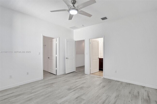 Building Photo - 4029 NW 11 Dr