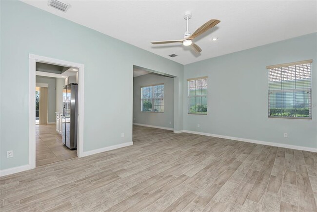 Building Photo - 13465 Bastiano St