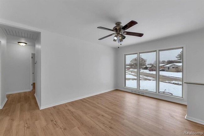 Building Photo - 32658 Kathryn St