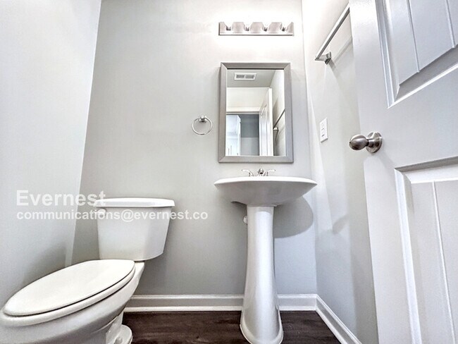 Building Photo - 3 Bed/2.5 Bath Home with Garage / Pet-Friendly / Coming Soon!