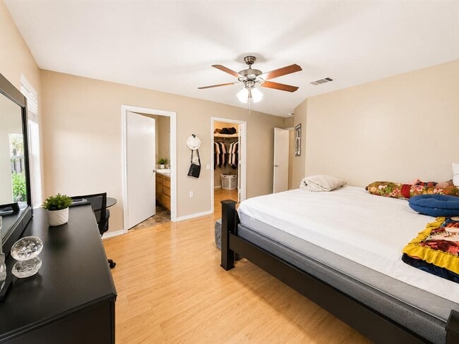 Building Photo - 12604 Paloma Blanca Way