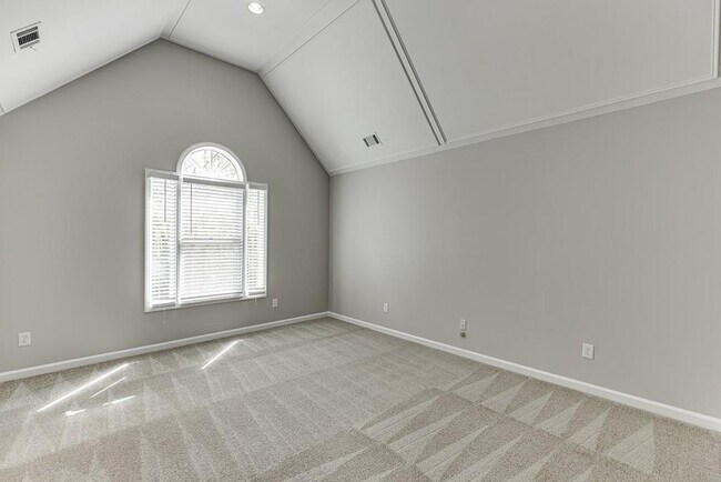 Building Photo - 9345 Riverclub Pkwy