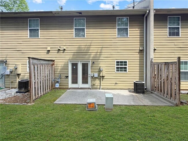 Building Photo - 1645 Southgate Mill Dr