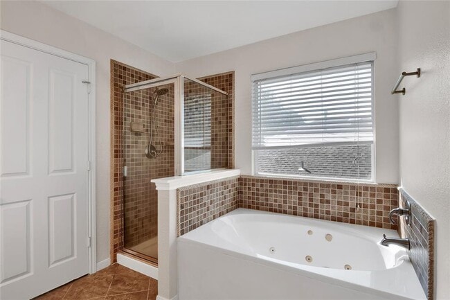 Building Photo - 6004 Mesa Verde Cir