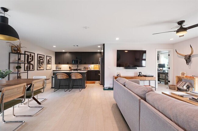 Building Photo - 5000 Lansing Dr