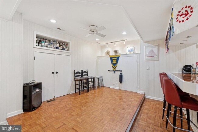 Building Photo - 3725 Lancaster Ave