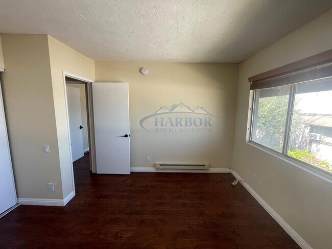 Building Photo - 356 Miraleste Dr