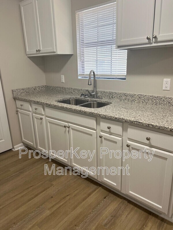 Building Photo - 2428 Palmetto St