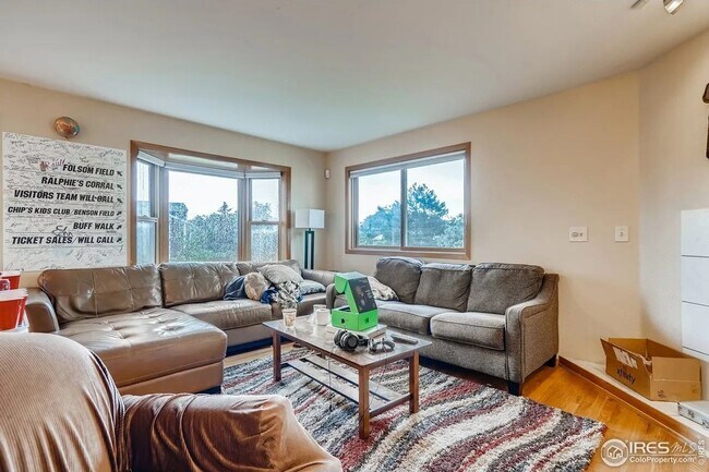 Building Photo - AMAZING LOCATION 3 Bed 2.5 Bath Townhome in Boulder near Campus