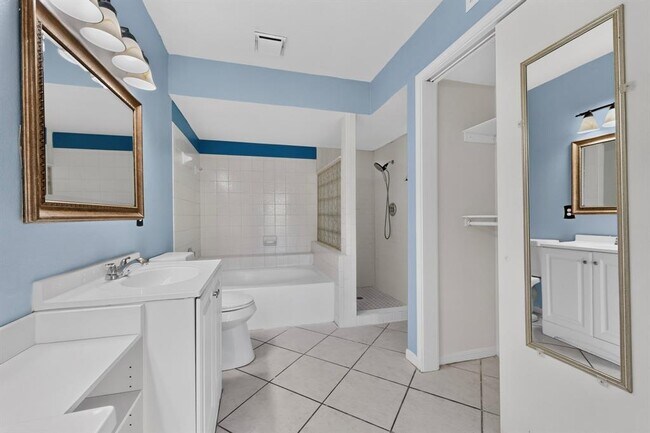 Building Photo - 2450 Wickersham Ln