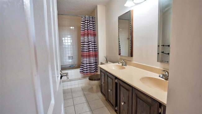 Building Photo - 720 Harmon Cove Tower