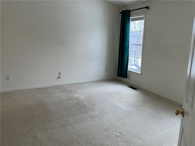 Building Photo - 120 Hummingbird Way