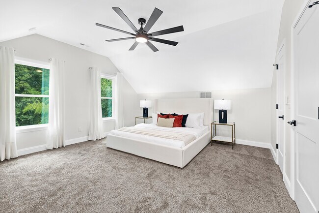 Building Photo - 316 W 14th St