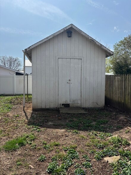 Building Photo - 189 N Park Dr