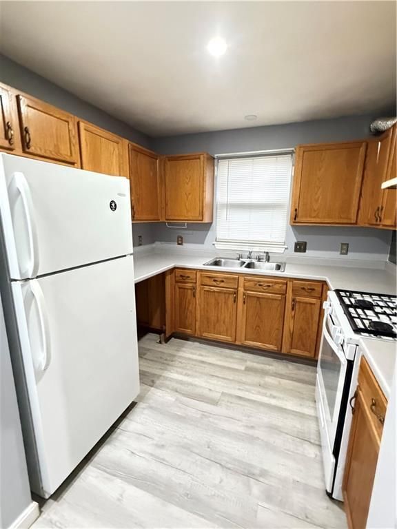 Building Photo - 132 Pavilion Ave