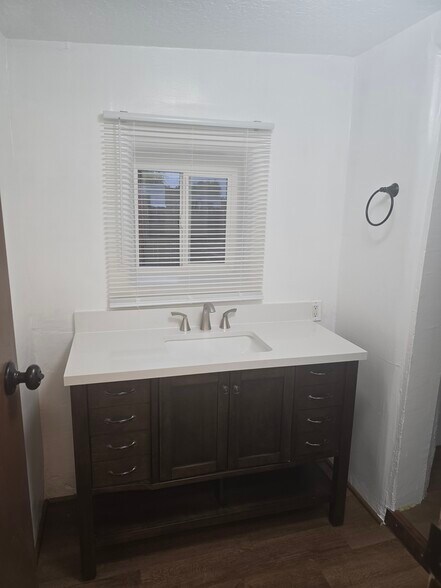 Building Photo - 738 Columbia St