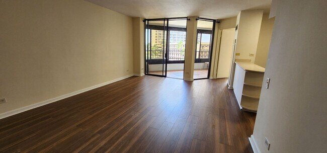 Building Photo - Newly renovated, conveniently located Discovery Bay Gem