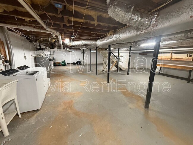 Building Photo - 2025 Craig St