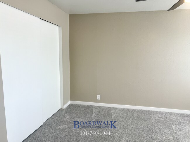 Building Photo - Recently Remodeled 2 bedroom in Salt Lake!