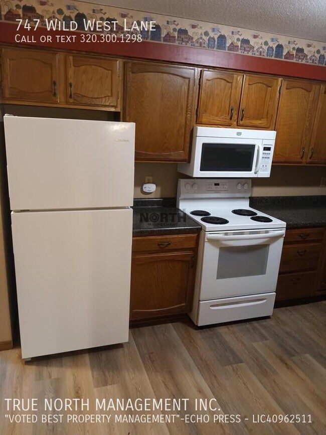 Building Photo - 747 Wild W Ln SW