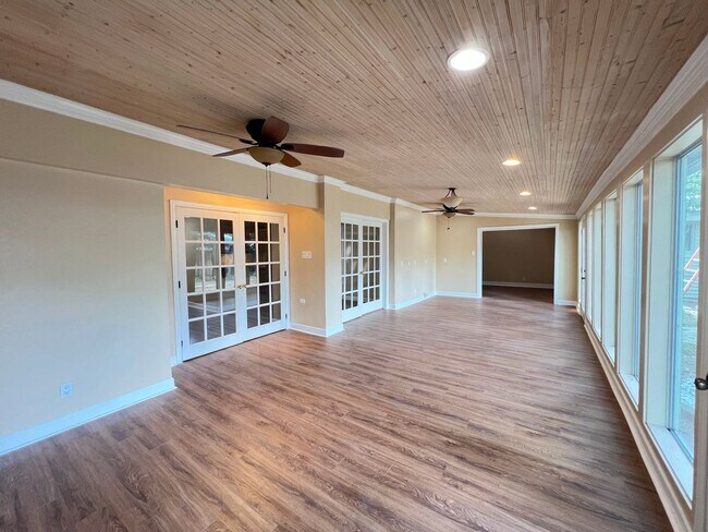 Building Photo - Shelmar Drive