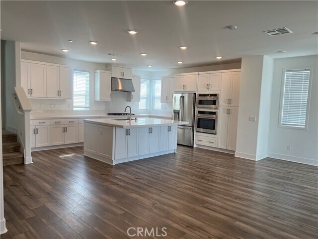 Building Photo - 144 Sash