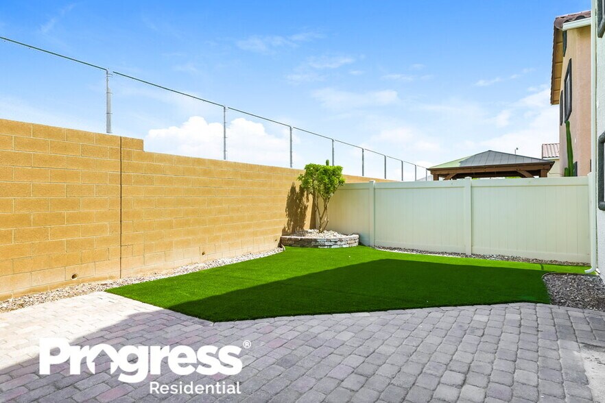 Building Photo - 6528 Blessed Thistle Ave