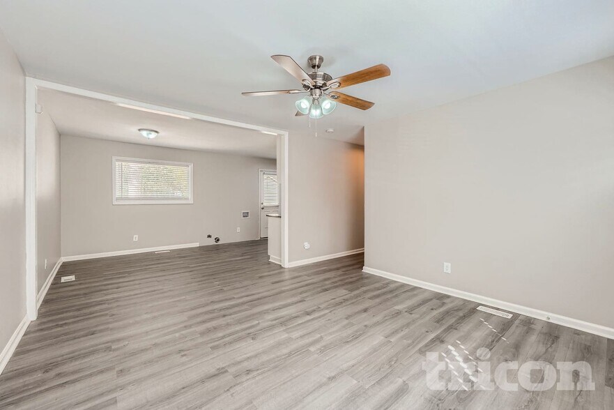 Building Photo - 9209 Edgevale Dr