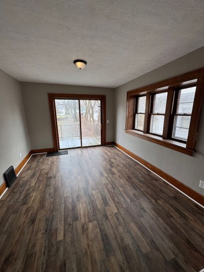 Building Photo - 3519 Weisser Park Ave