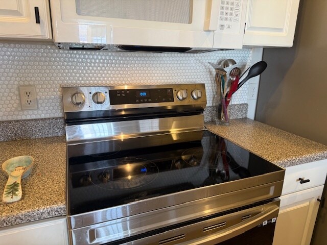 Building Photo - 860 N Orange Ave