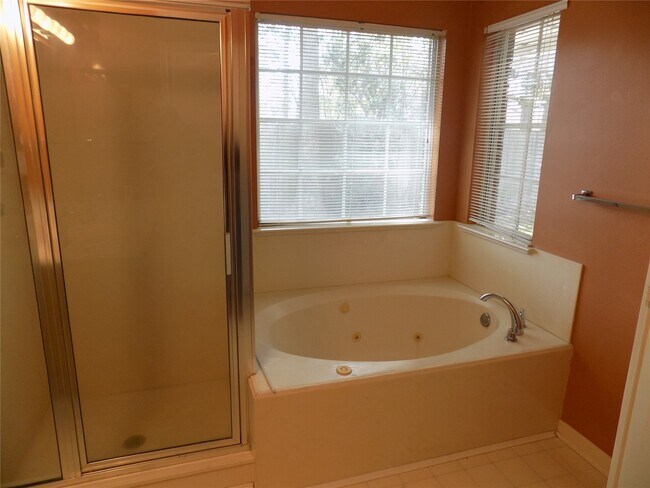 Building Photo - 22623 River Birch Dr