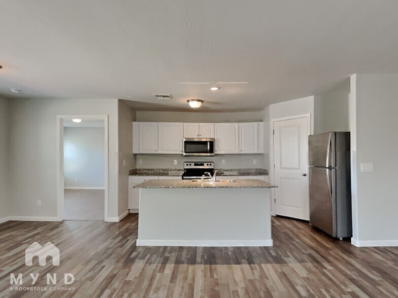 Building Photo - 2383 Oakmont Ln