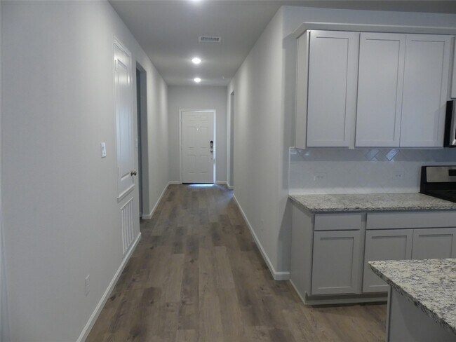 Building Photo - 9547 Caney Trails Rd