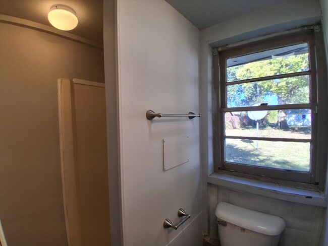 Building Photo - 212 Edwards St