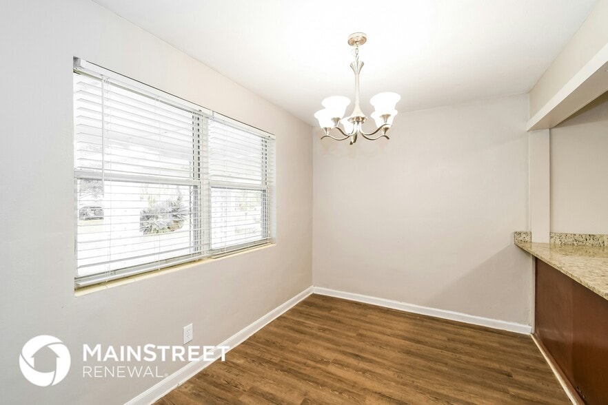 Building Photo - 6418 Ballejo Ct N