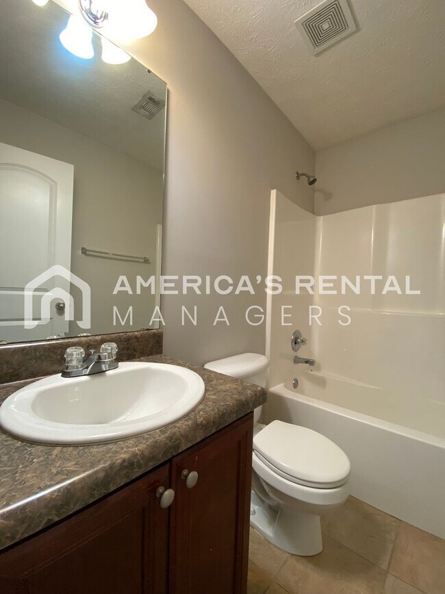 Building Photo - Home for Rent in Montgomery with Fenced in Backyard!!! New LVP Flooring! View with 48 Hours Notic...
