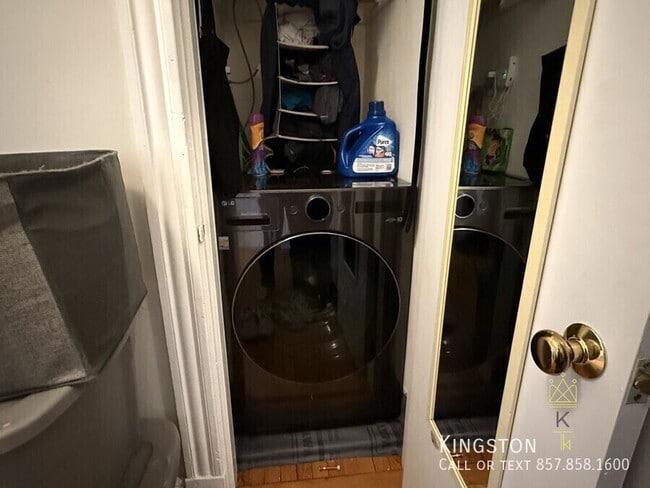 Building Photo - 370 Chestnut Hill Ave