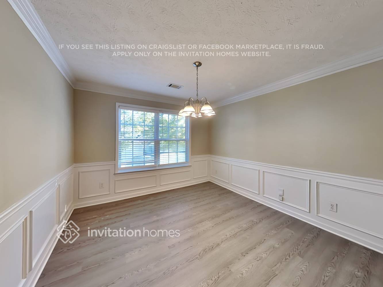 Building Photo - 1594 Stephens Pond View