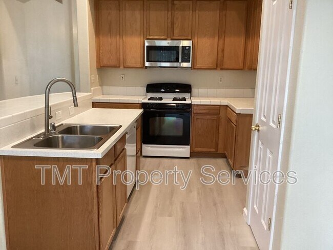 Building Photo - 10012 Mosaic Way