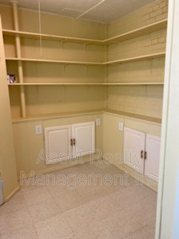 Building Photo - 150 Outer Dr