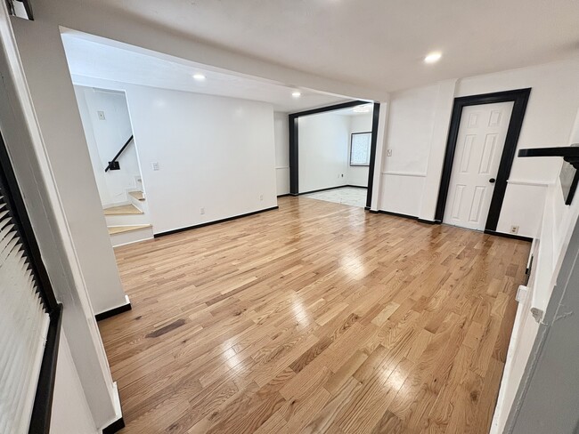 Building Photo - 14 Hackmatack St