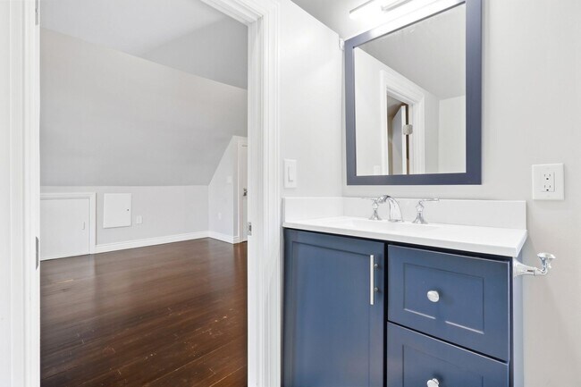 Building Photo - 131 76th St