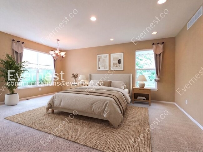Building Photo - 4 Bed/2.5 Bath Home with Fenced Yard and Garage / Available Soon!