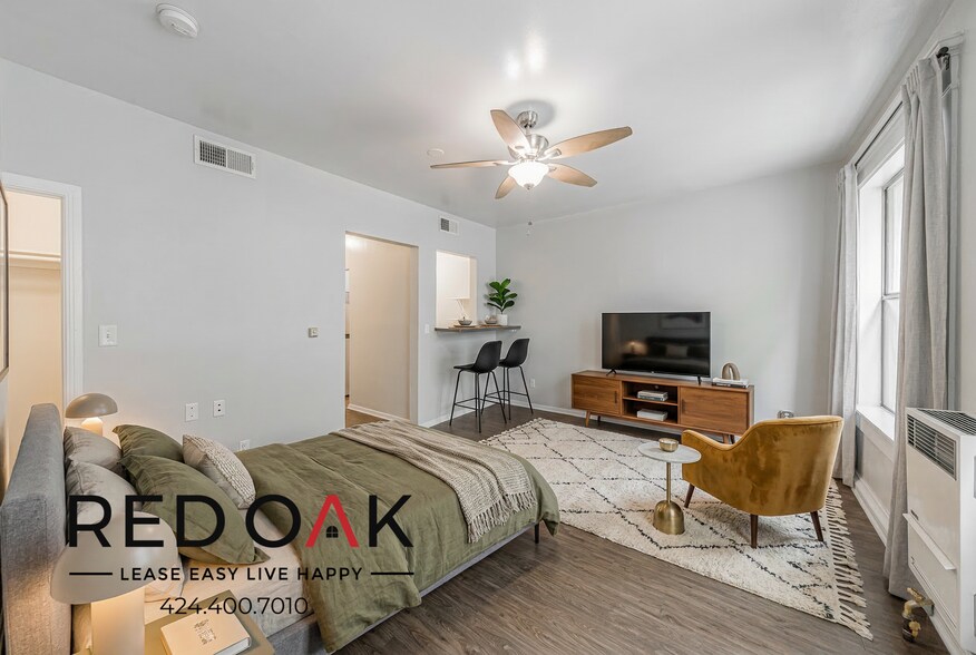 Building Photo - 692 Valencia St