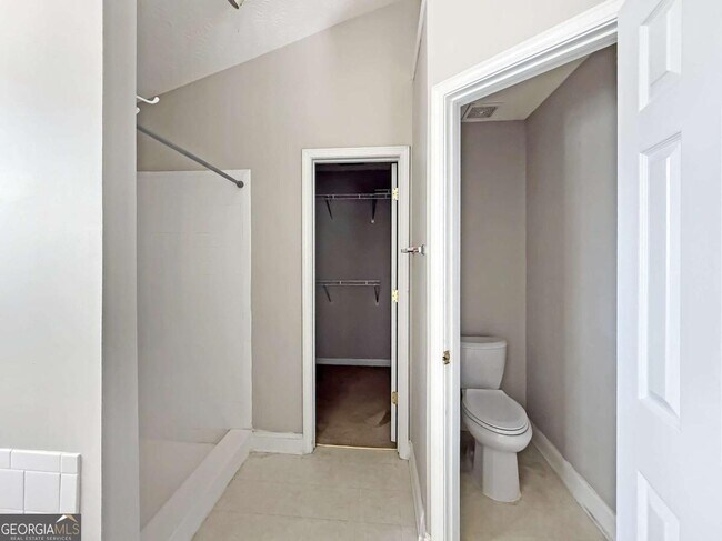 Building Photo - 3028 Express Ln NE