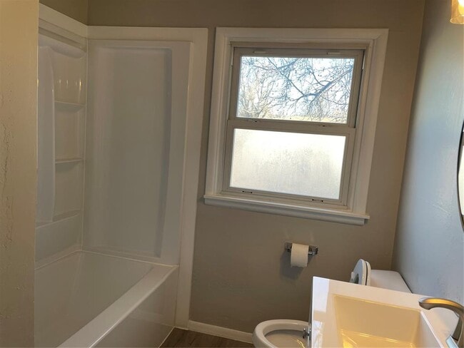 Building Photo - 228 W 9th St