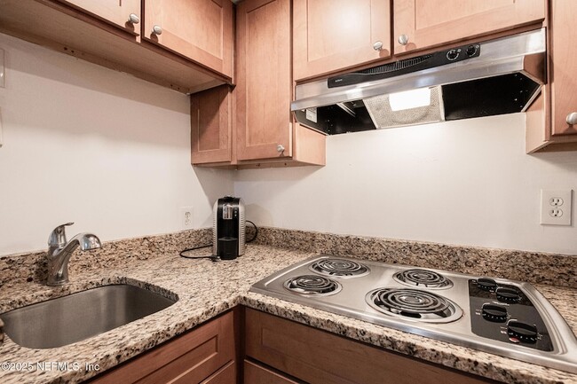 Building Photo - 4 20th Ave S