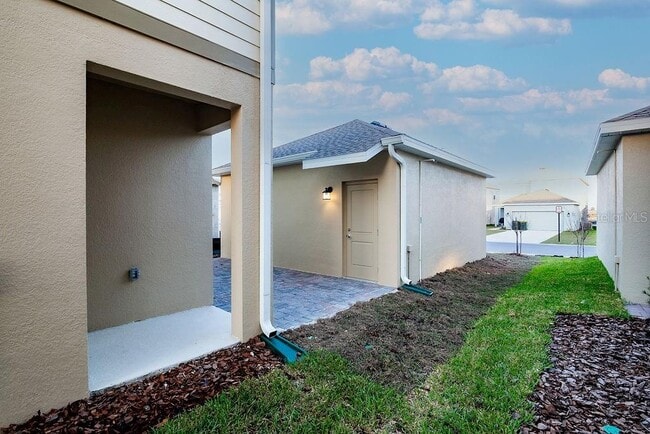 Building Photo - 6008 Blissful St
