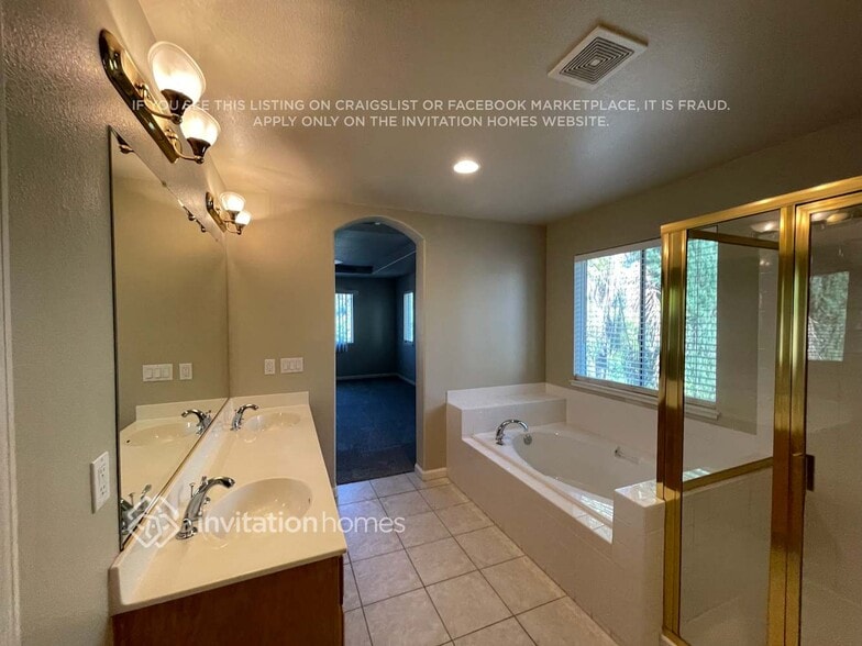 Building Photo - 278 Woodcrest Dr